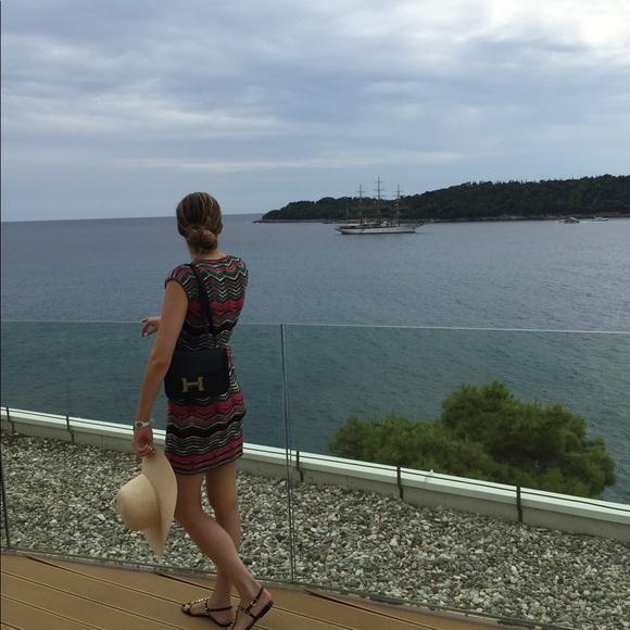 Meet your Posher, Amanda - Picture 5 of 9